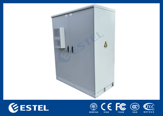 42U Hai khoang Phòng điện thoại ngoài trời 2400 × 1000 × 2100mm Khung tường duy nhất với khoang pin
