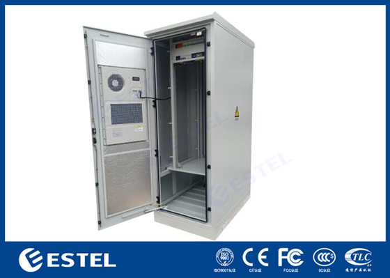 Tủ tích hợp ngoài trời với pin và đơn vị phân phối điện với mức bảo vệ IP55