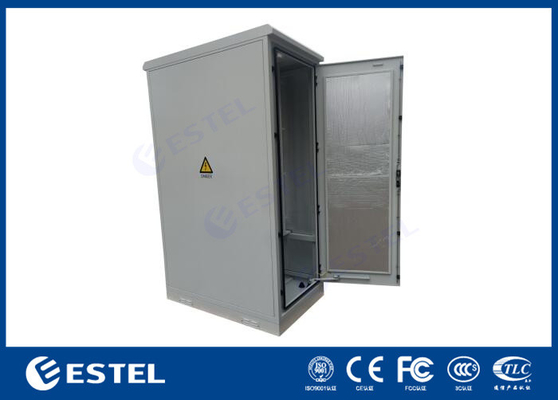 Tủ tích hợp ngoài trời với pin và đơn vị phân phối điện với mức bảo vệ IP55