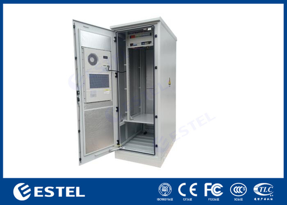 Tủ tích hợp ngoài trời với pin và đơn vị phân phối điện với mức bảo vệ IP55