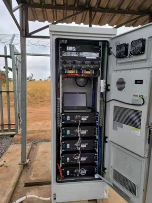 IP55 Tủ pin ngoài trời với hệ thống điện tích hợp 9KW 48VDC Chỉnh cho viễn thông