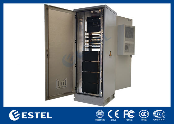 Tủ lưu trữ năng lượng tích hợp ngoài trời có hai cửa và giá đỡ pin nhiều lớp cho các ứng dụng viễn thông và nguồn điện dự phòng