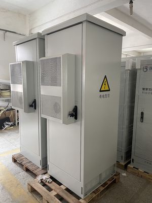 IP55 Tủ pin ngoài trời với hệ thống điện tích hợp 9KW 48VDC Chỉnh cho viễn thông